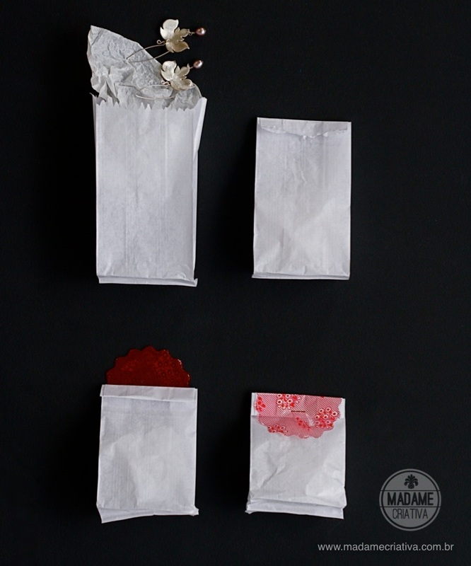 Como fazer pacotes de presente com saquinho de pipoca-  Passo a passo com fotos - How to make a gift wrapping using popcorn bags - DIY tutorial  - Madame Criativa - www.madamecriativa.com.br