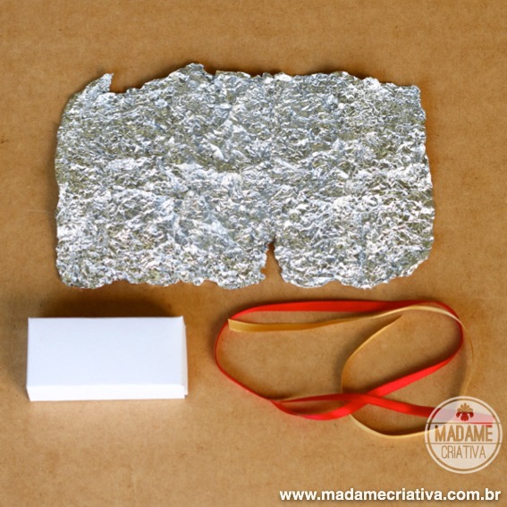 Embrulho de presente criativo e fácil de fazer com papel alumínio - Easy DIY - Foil gift wrapping for Christmas