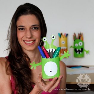 Como fazer porta lápis criativo para crianças - Monstro de pote de shampoo - Dicas e passo a passo com fotos - DIY - Tutorial - Shampoo Monster - How to - Madame Criativa - www.madamecriativa.com.br