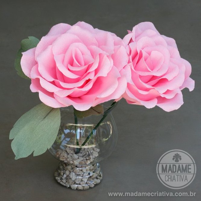 Como fazer Rosas Gigantes de Papel crepom - Dicas e passo a passo com fotos - DIY Paper Crepe Paper Roses - Tutorial - How to - Madame Criativa - www.madamecriativa.com.br